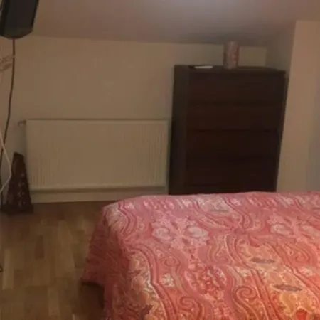Silencioso Atico A 3 Min Caminando De Escuela Poli Apartman